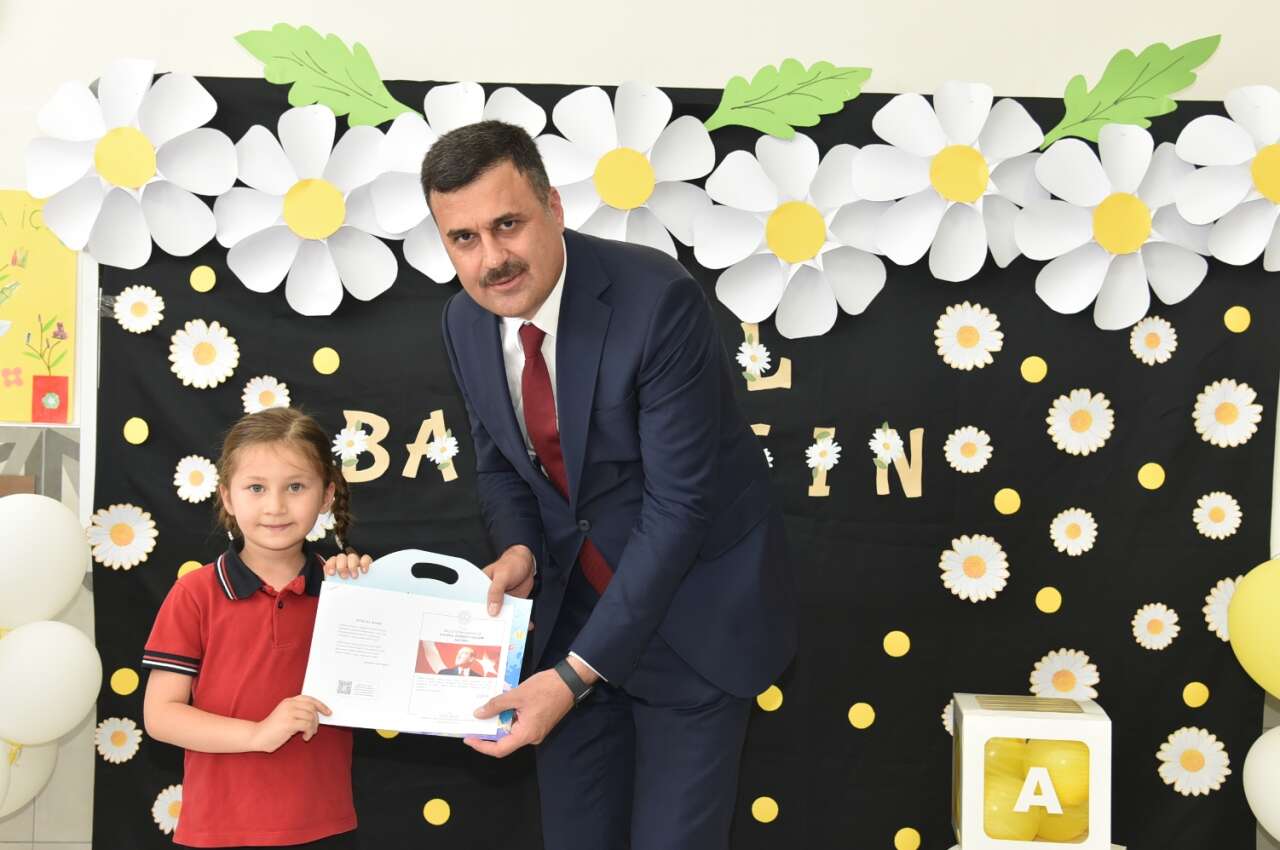 Konya'da yaz tatili resmen başladı! Karne gününden mutluluk kareleri yansıdı 20
